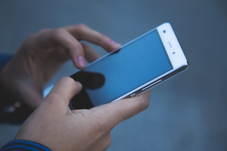 Il revenge porn: nuove forme di violenza tecnologica